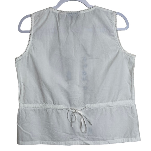 New Direction Floral Embroidered White Top Crochet Sleeveless Button Up Size M - Picture 2 of 10